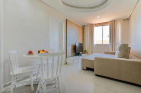 Apartamento perto de tudo em Coqueiros HC2488